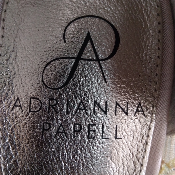 Papell high classic high heels. - Picture 3 of 8